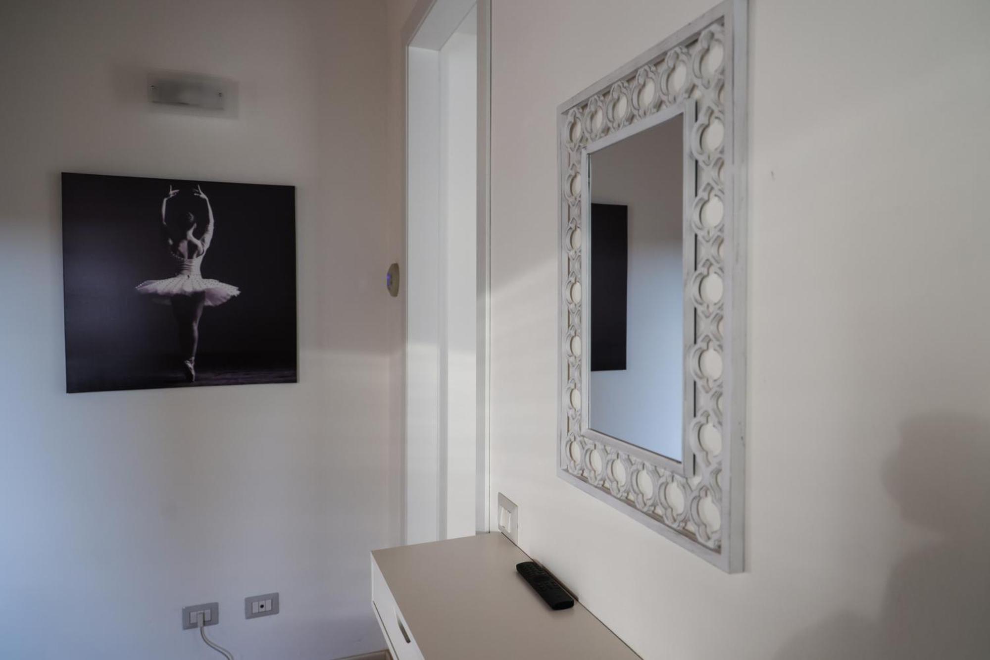 La Casa Di Rosy Apartment โอเลจโจ ภายนอก รูปภาพ